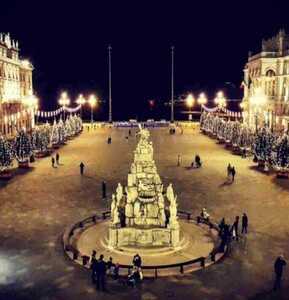 2025/10/images/tour_2021/triestenews-natale-piazza-unita-1068x712-large.jpg